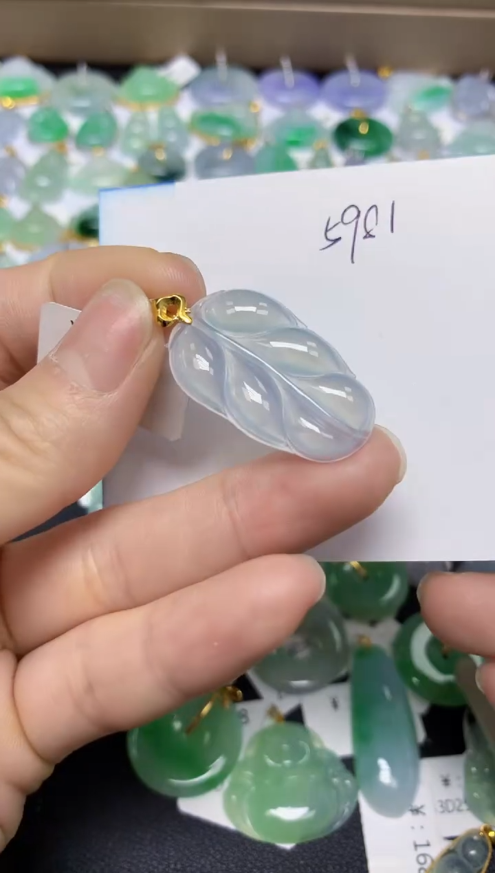 【闪购商品】翡翠挂件18K金镶嵌 天然翡翠A货