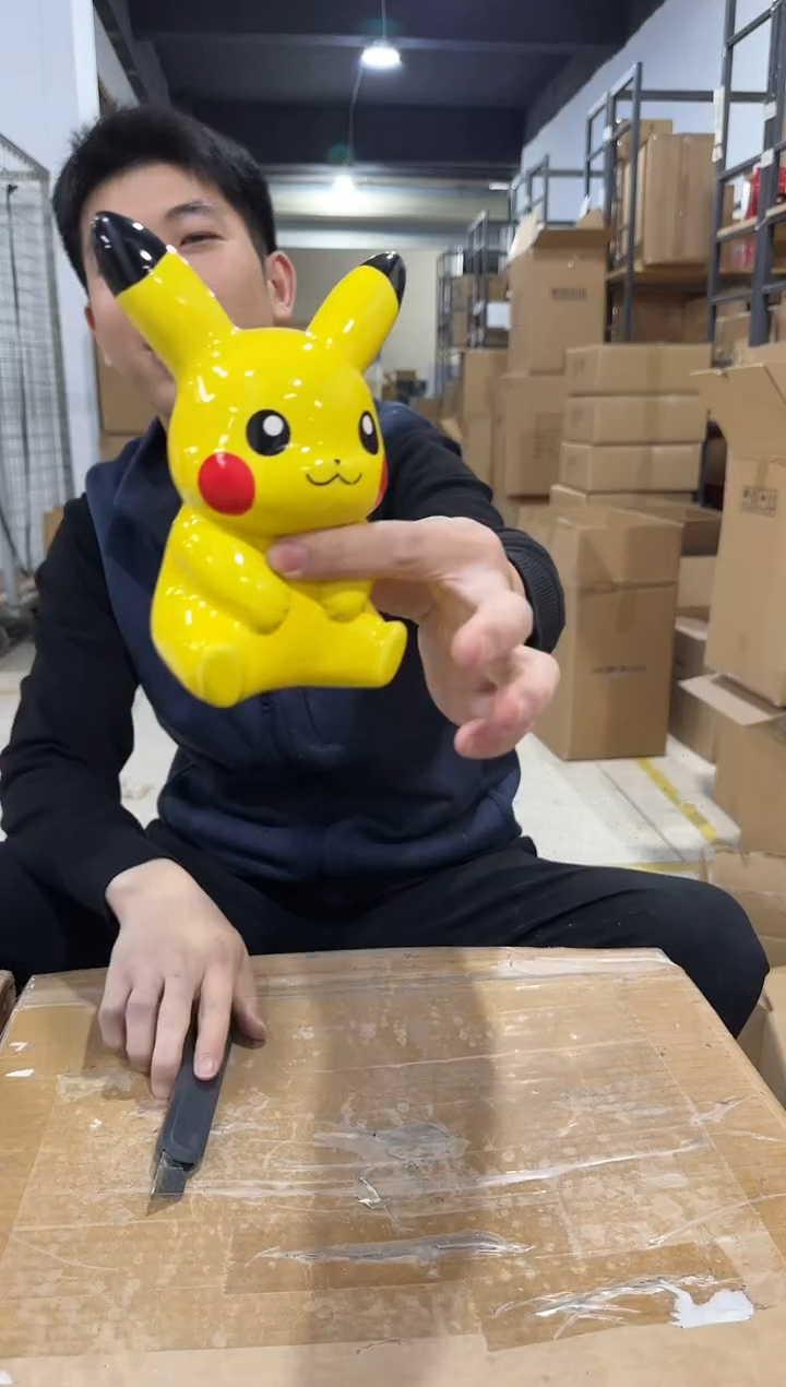 瓷片皮卡丘钱罐 