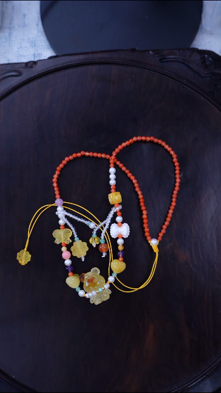 琥珀颈饰未镶嵌1.4日 多样性发其一