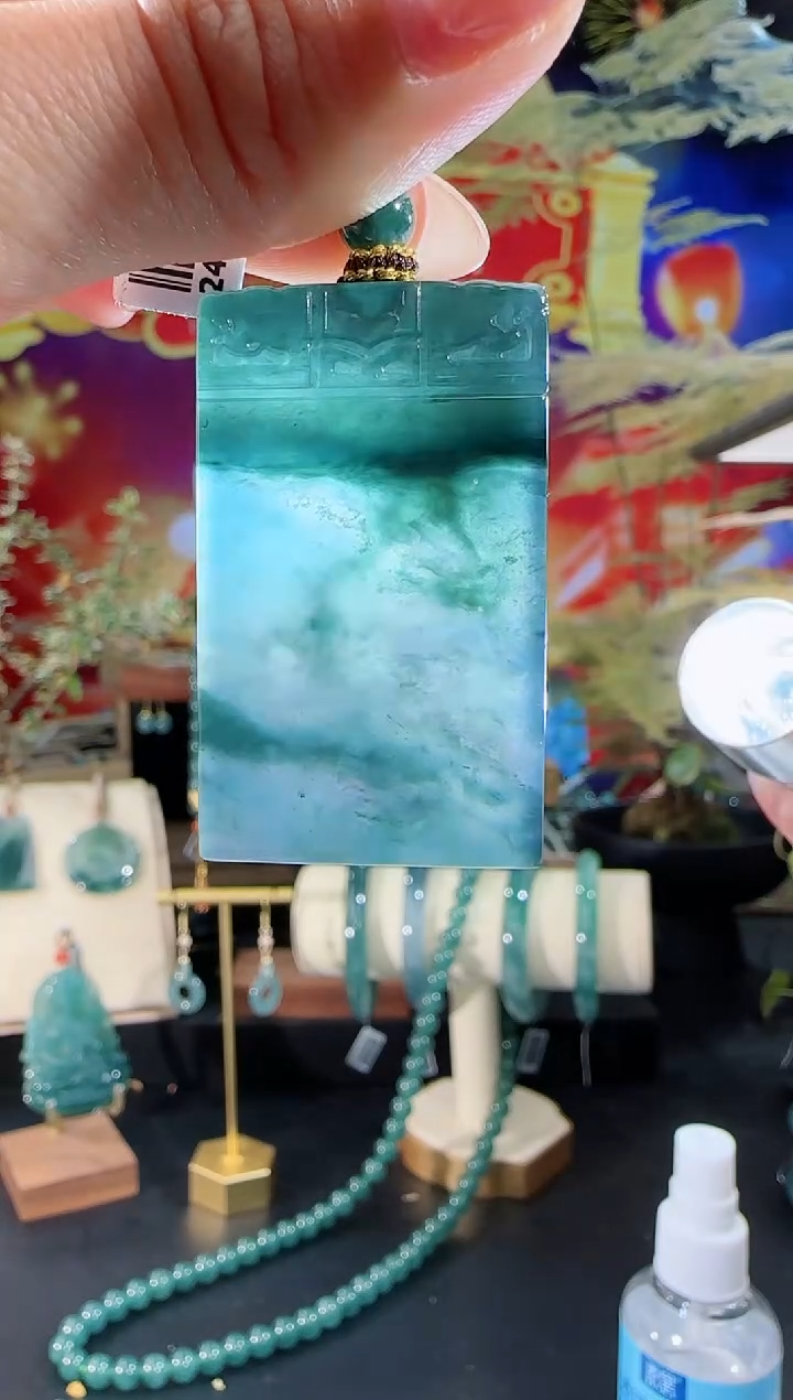 【闪购商品】翡翠吊坠(不含链)未镶嵌无事牌