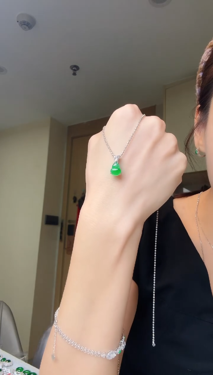吊坠(不含链)银S925镶嵌翡翠天然翡翠吊坠