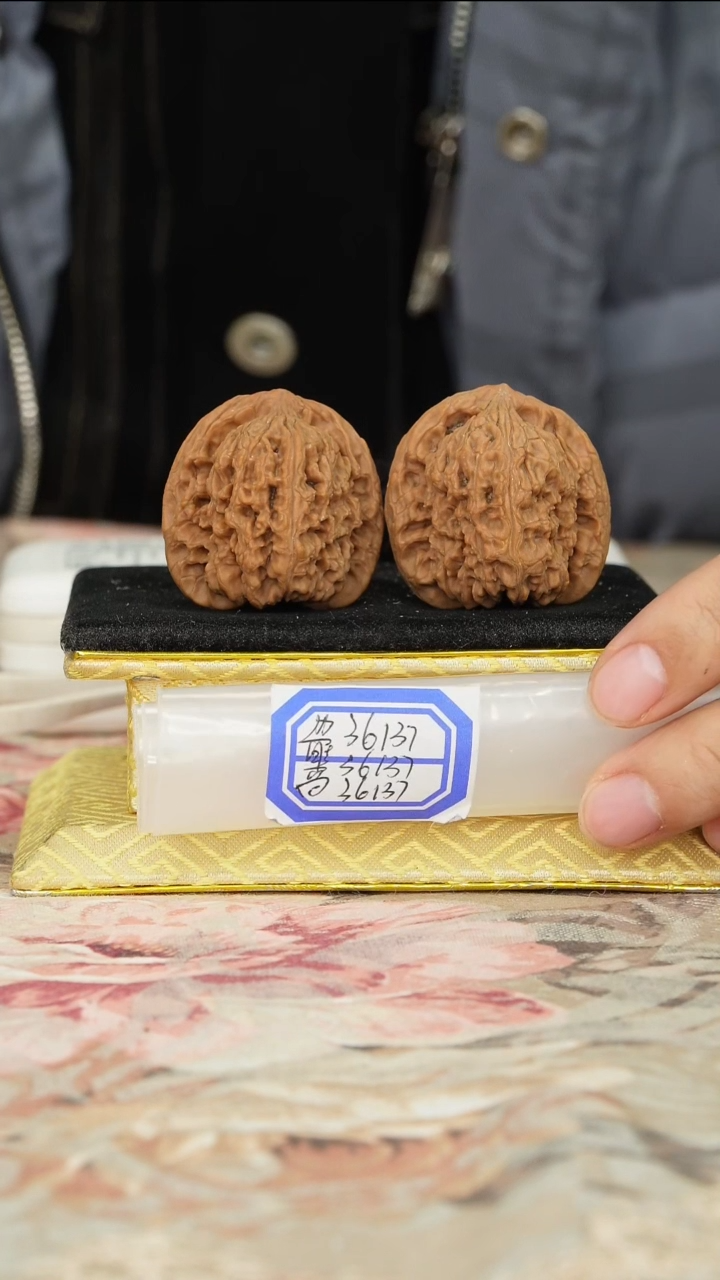 【闪购商品】文玩核桃把件原产地南将石