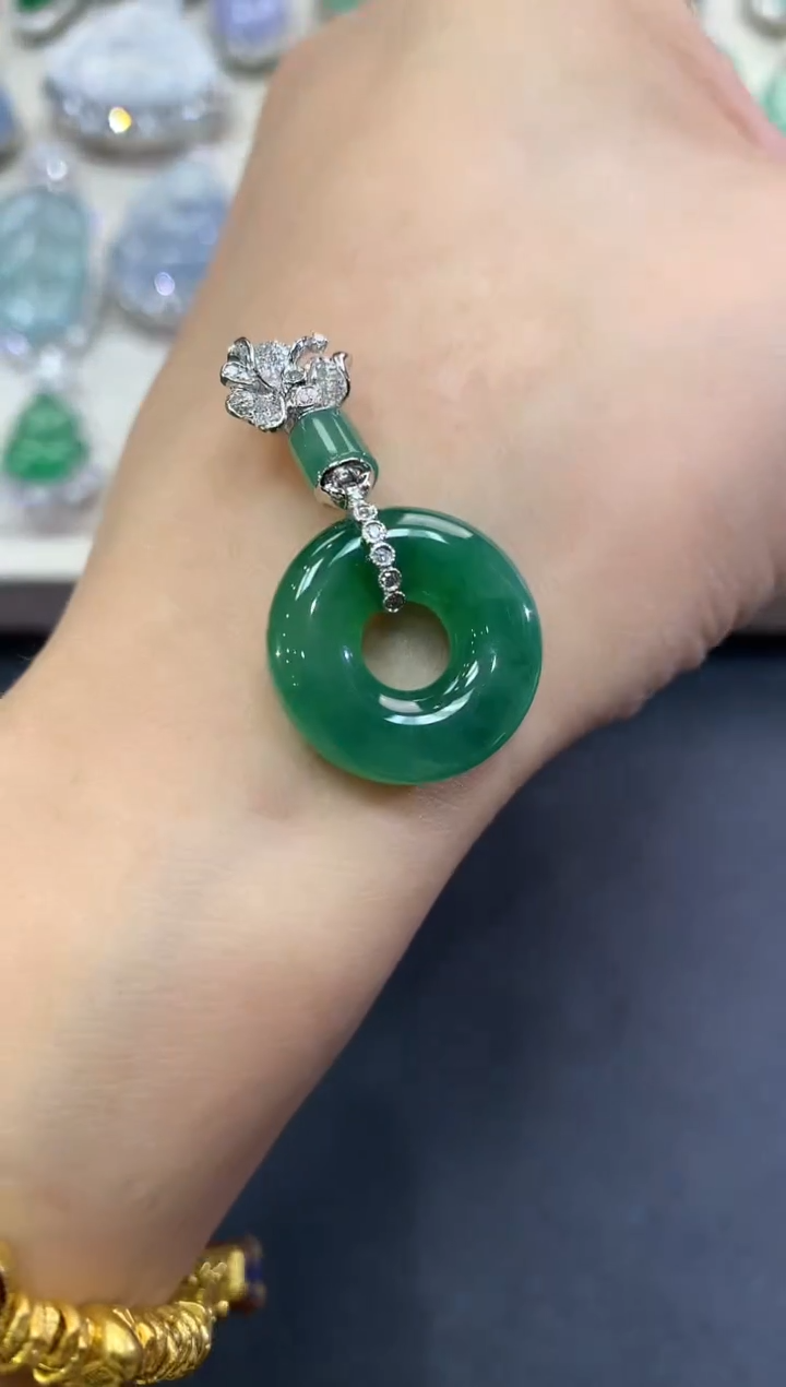 【闪购商品】翡翠吊坠(不含链)18K金镶嵌a106          