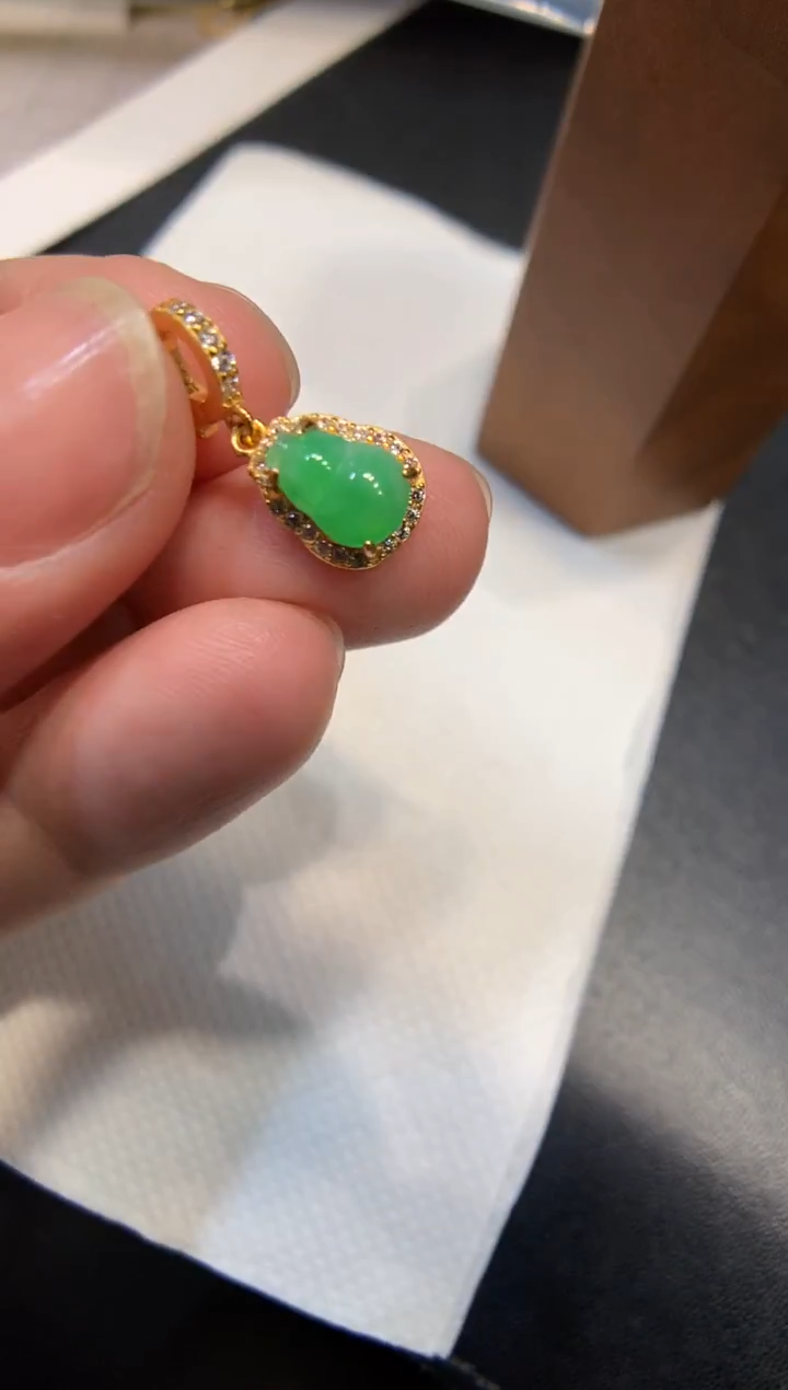 颈饰银S925镶嵌翡翠葫芦