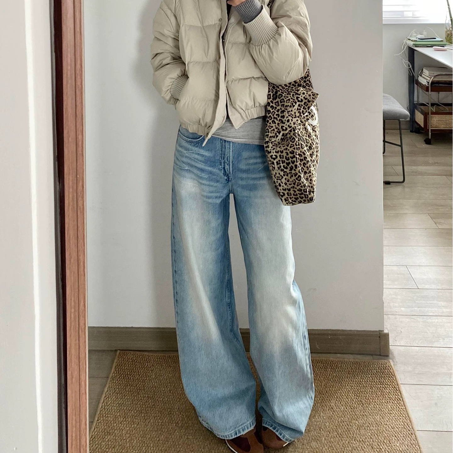 【天天】复古水洗阔腿牛仔裤女年秋冬新款宽松显瘦微喇拖地长裤子