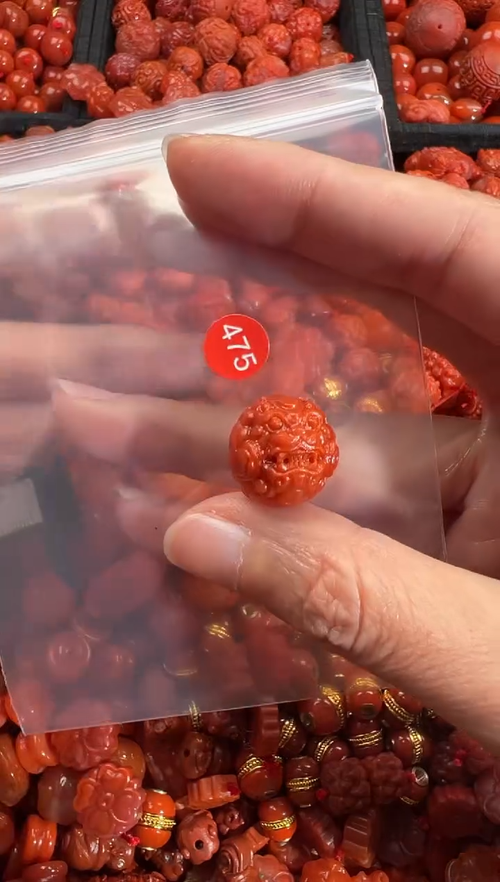 南红玛瑙未镶嵌颈饰1