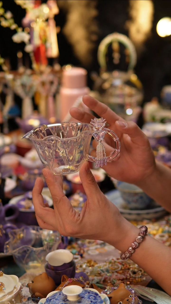 【闪购商品】粉色晶焱荷韵公道杯+提溜