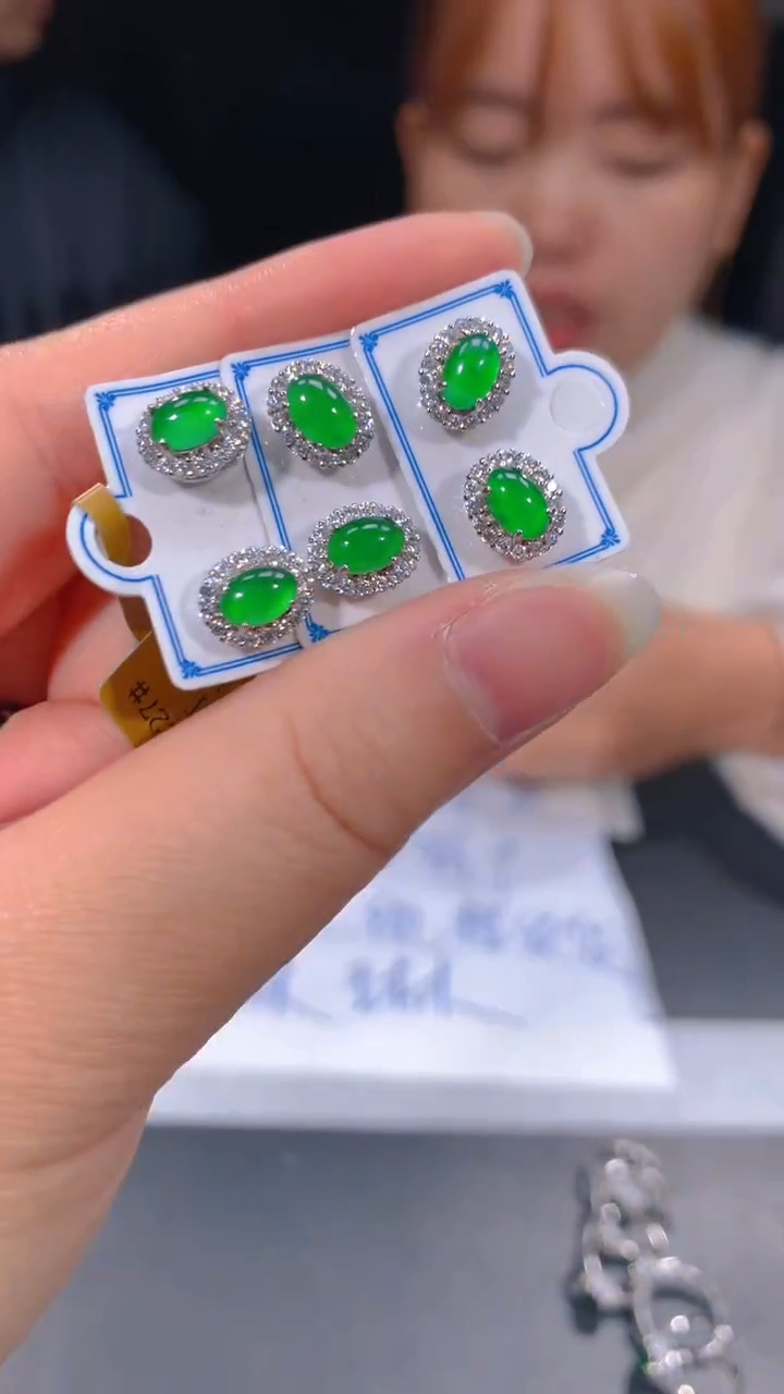 【闪购商品】定制翡翠未镶嵌18多样性发货（发其一）