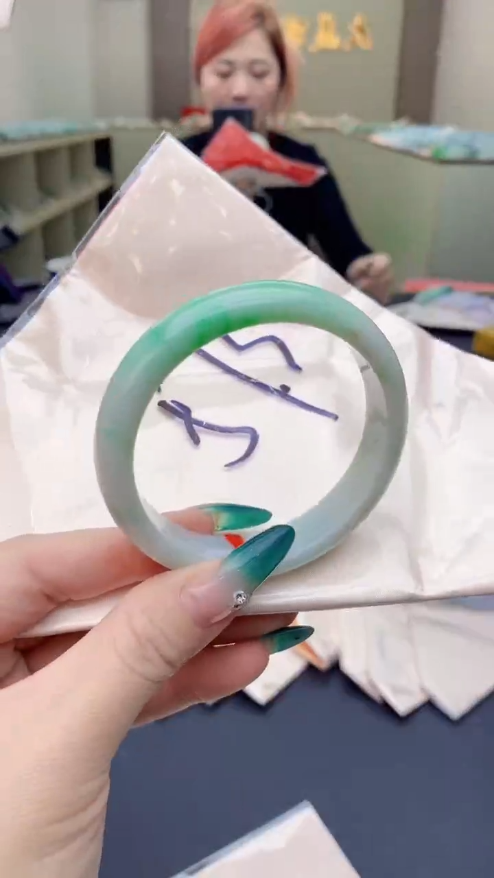 【闪购商品】翡翠手镯未镶嵌1051747905