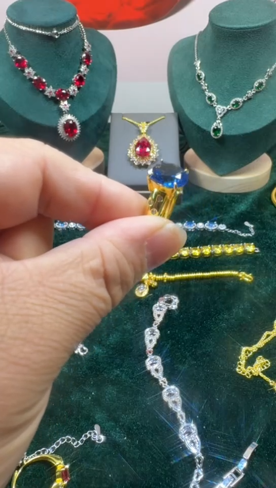 戒指蓝宝石18K金镶嵌1