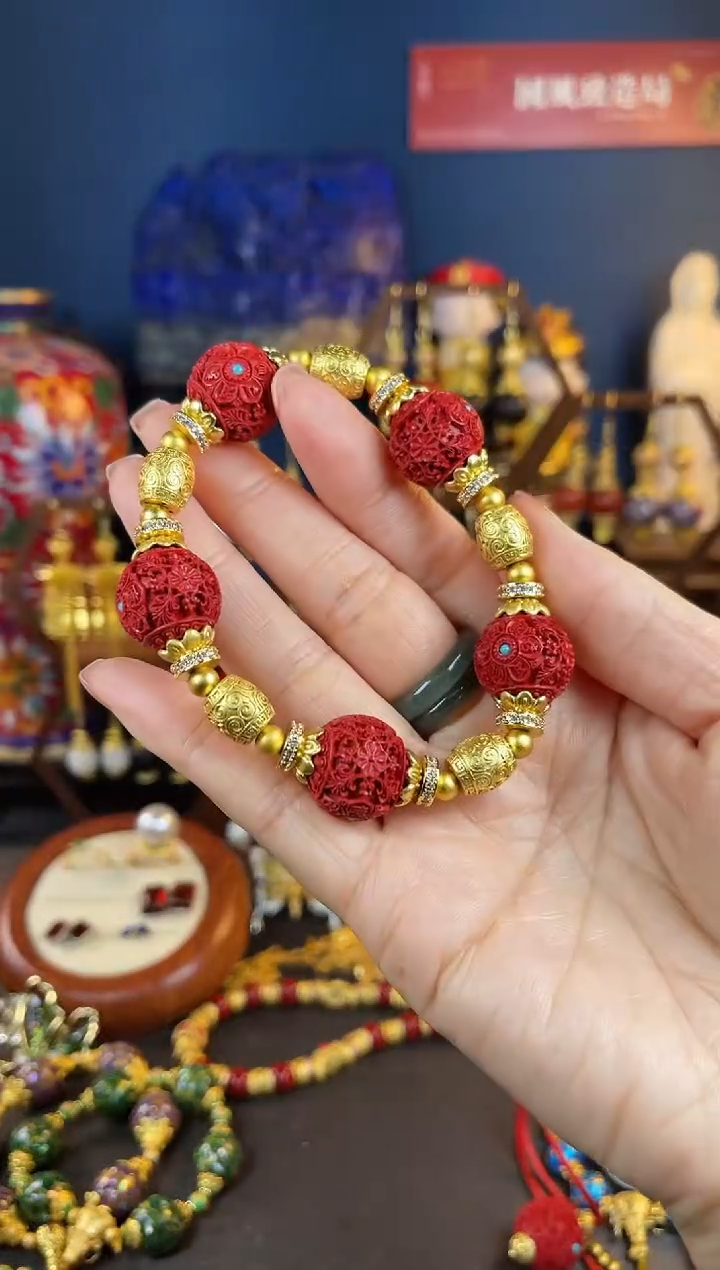 【闪购商品】红红满雕工设计师款手串
