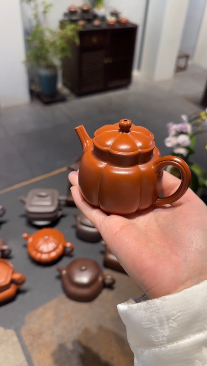 【闪购商品】紫砂茶壶繁花 朱泥