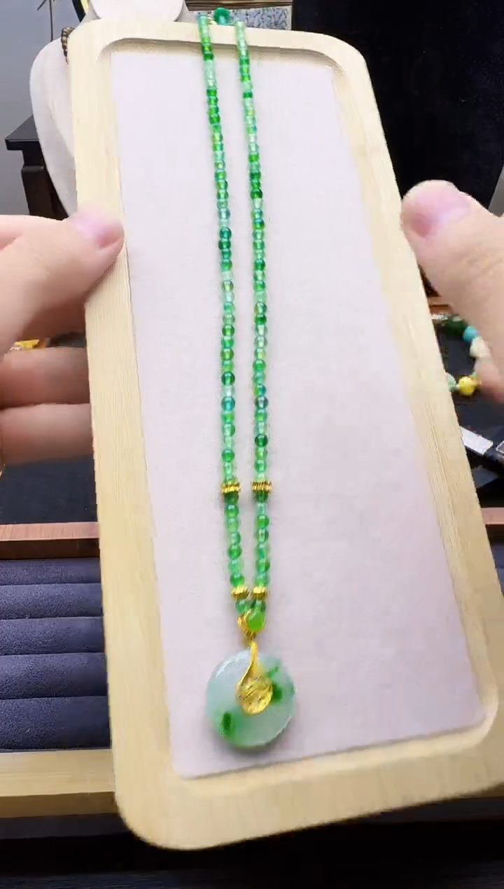 翡翠14K金镶嵌颈饰X109