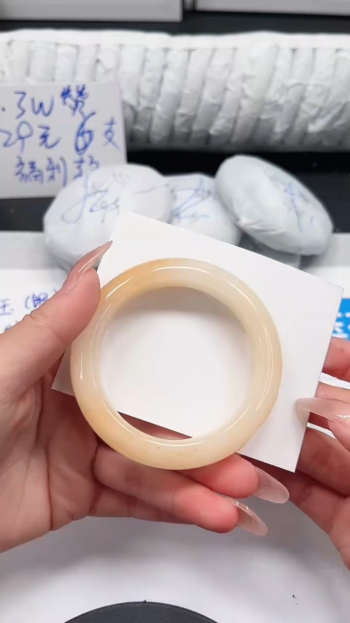 未镶嵌手镯石英质玉103-52.3