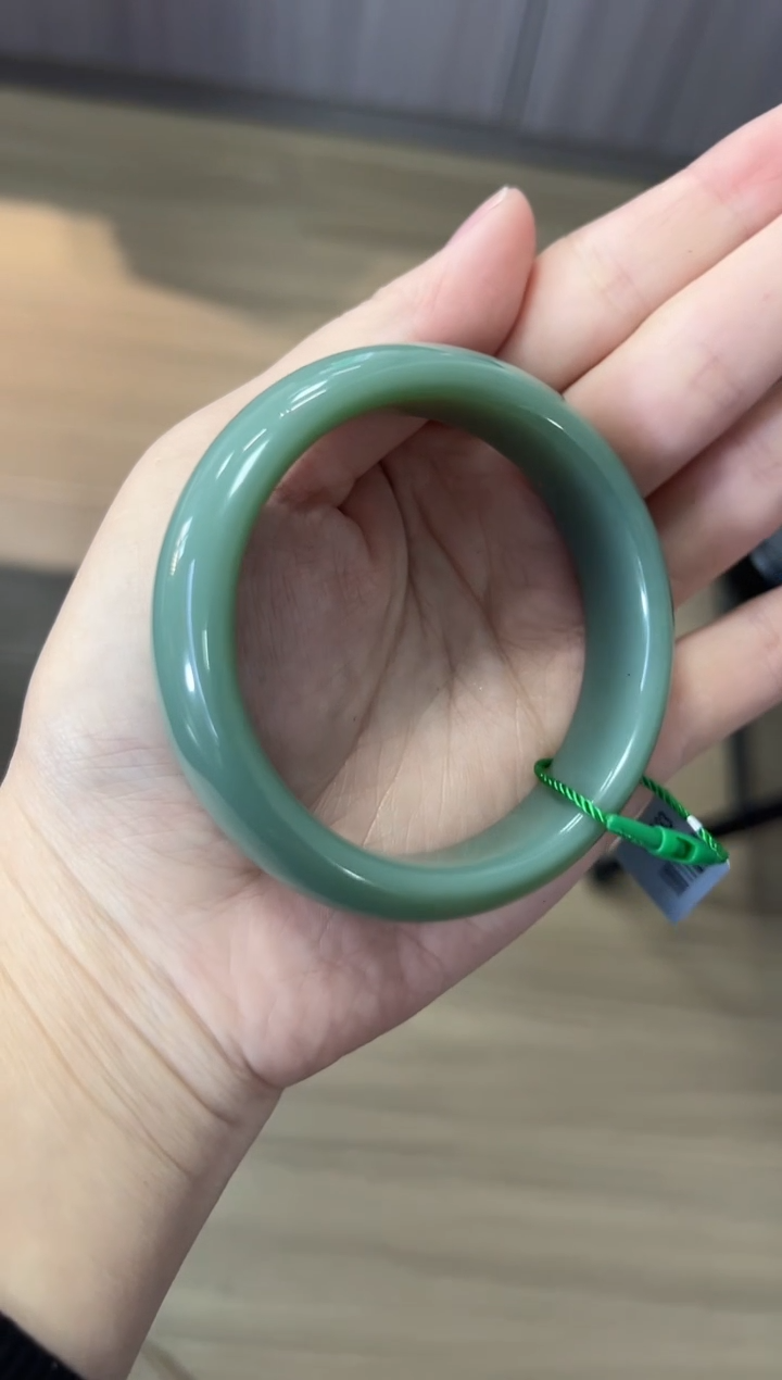 【闪购商品】和田玉手镯未镶嵌碧玉手镯（57）