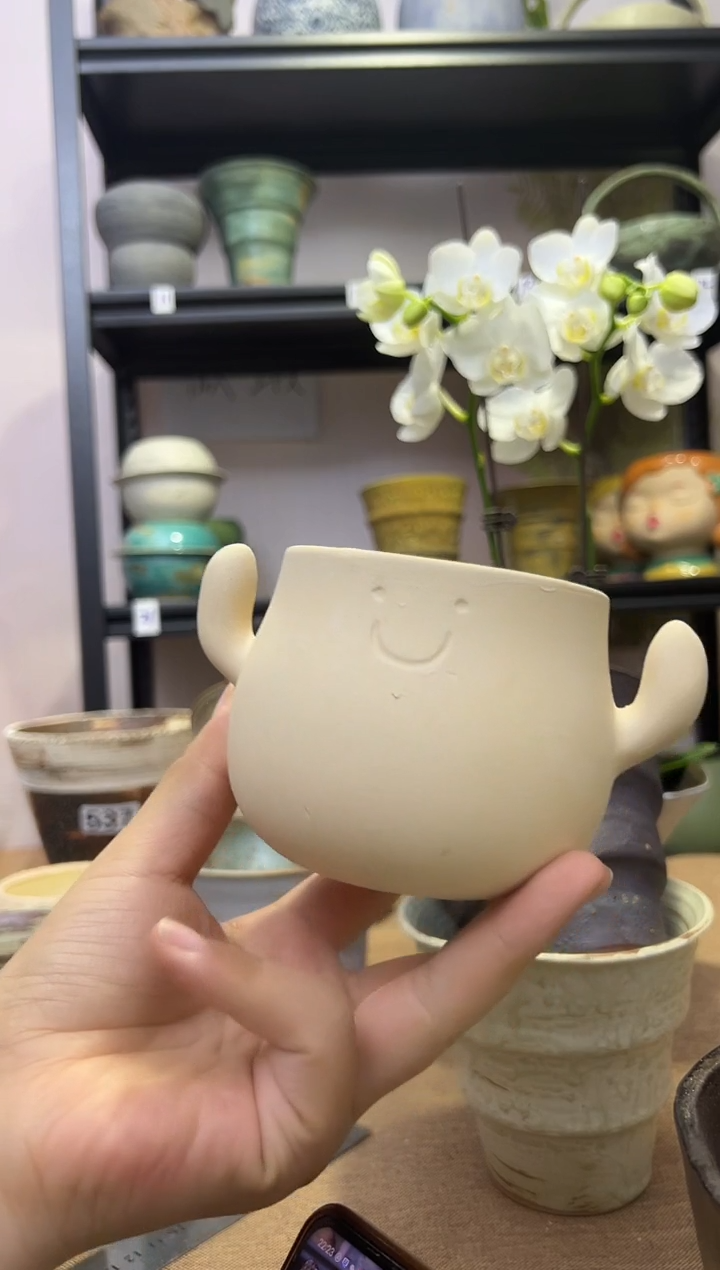 卡通可爱两个15.9