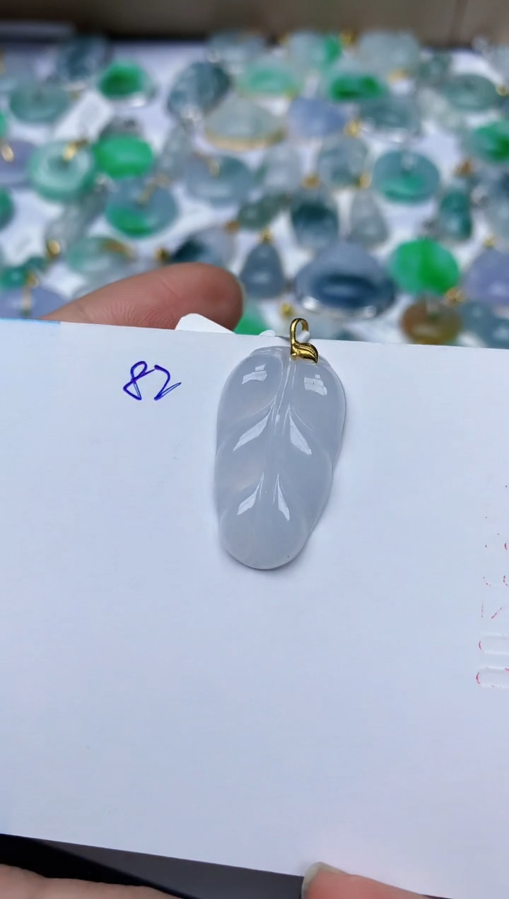 【闪购商品】翡翠颈饰18K金镶嵌天然翡翠A货   