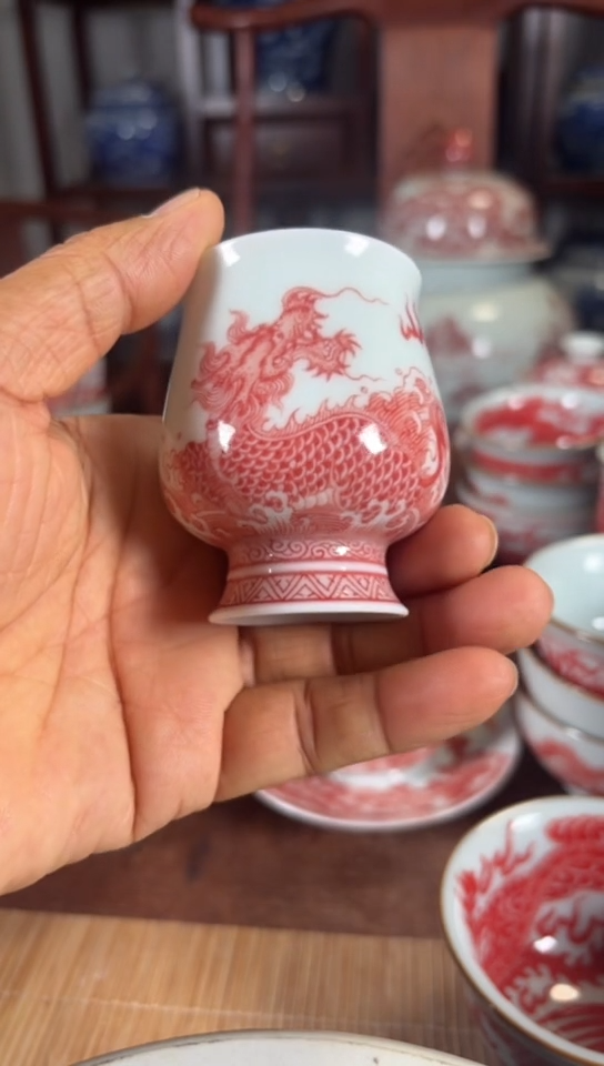 柴窑釉里红麒麟杯杯