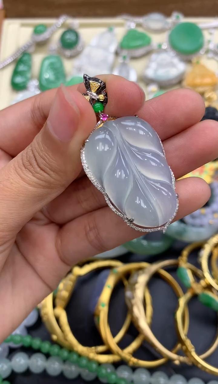 【闪购商品】翡翠颈饰18K金镶嵌381-中国好珍宝