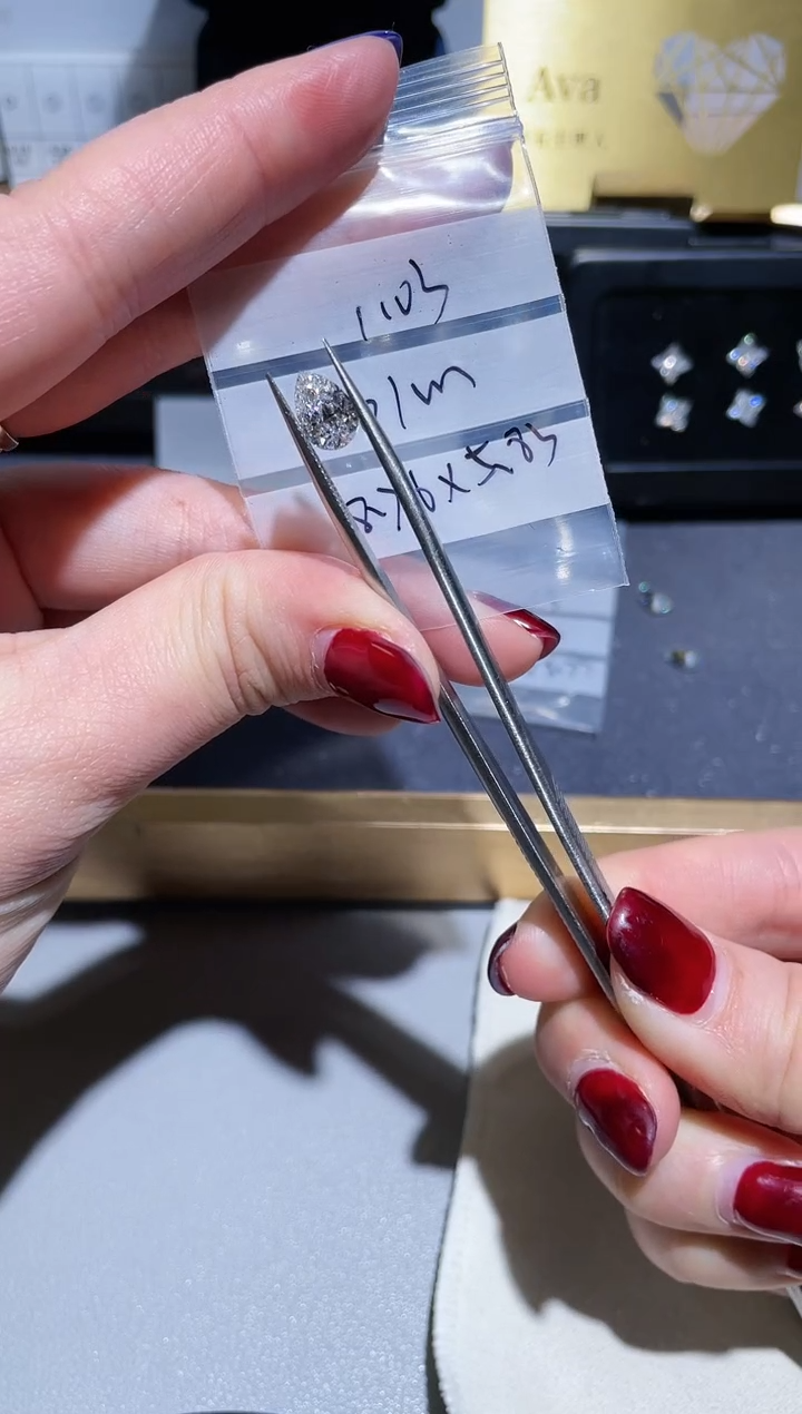 裸石实验室培育钻石玲*C1卡水滴