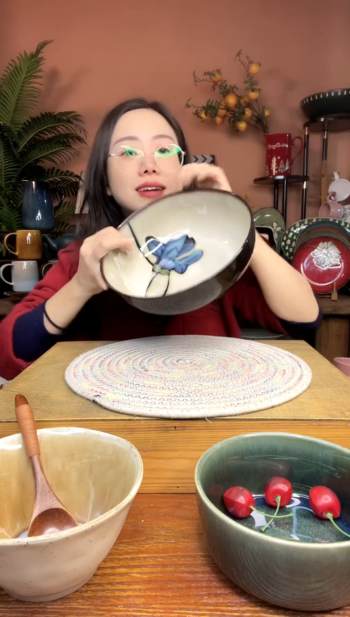 陶瓷9英寸 蓝色兰花手绘汤碗  微瑕