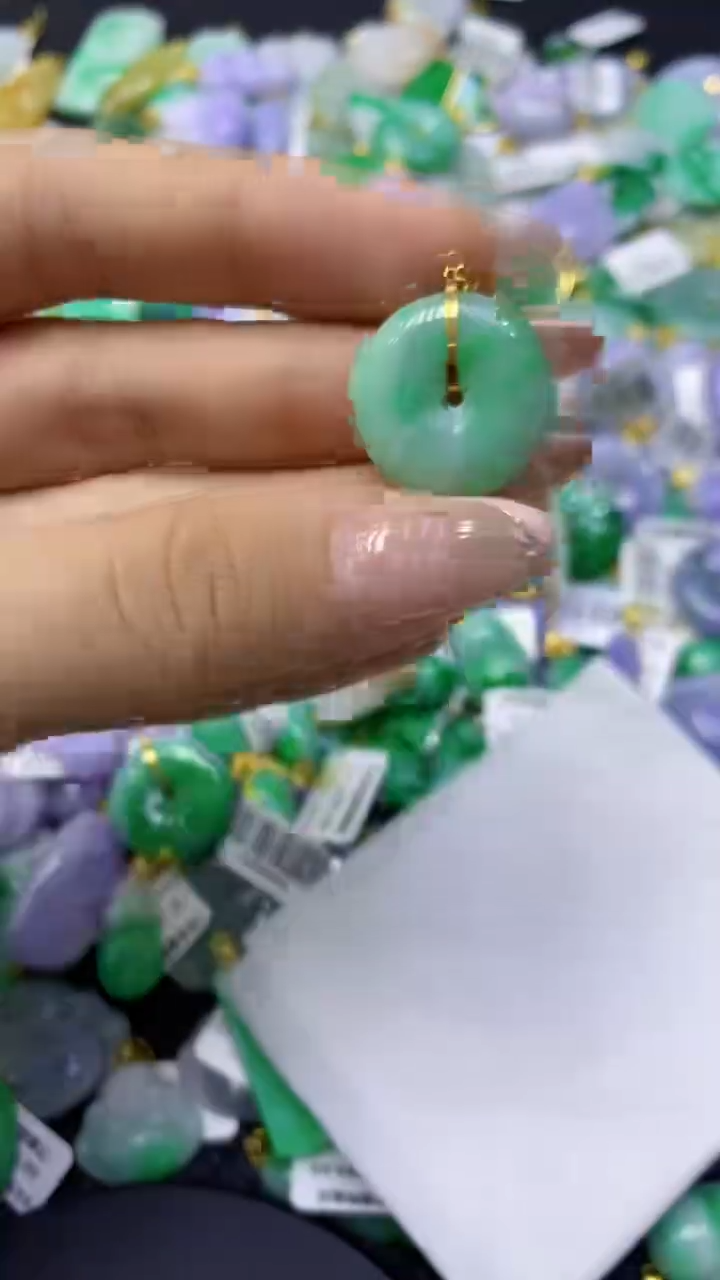 颈饰18K金镶嵌翡翠天然缅甸翡翠A货