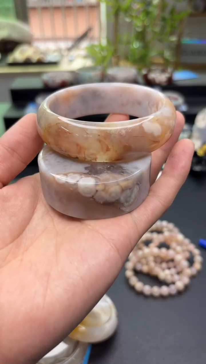 【闪购商品】石英质玉手镯未镶嵌C246(64圈赠送镯心)