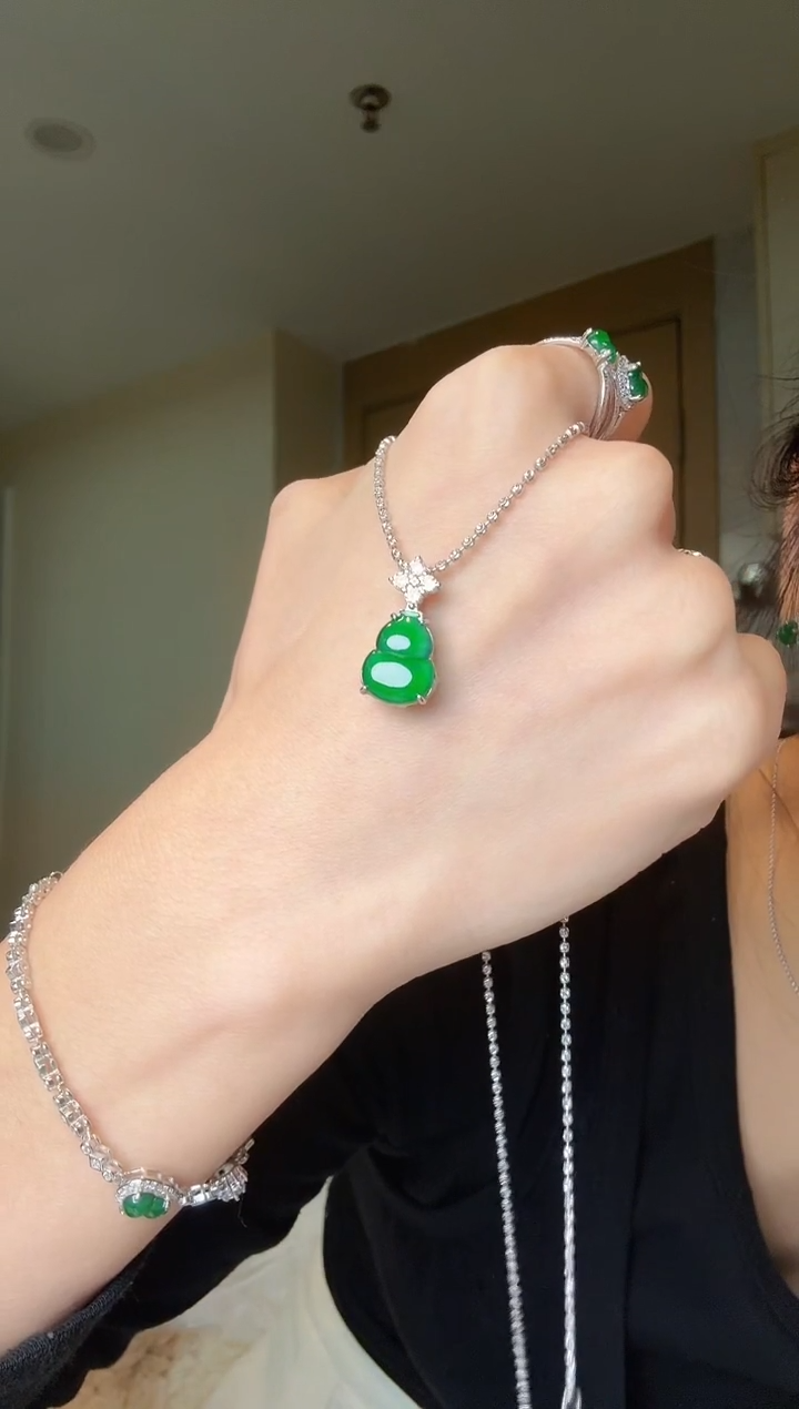 【闪购商品】翡翠吊坠(不含链)银S925镶嵌天然翡翠吊坠1