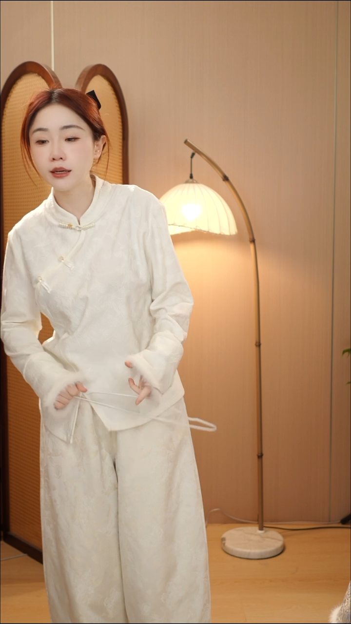 白色德绒  开叉        