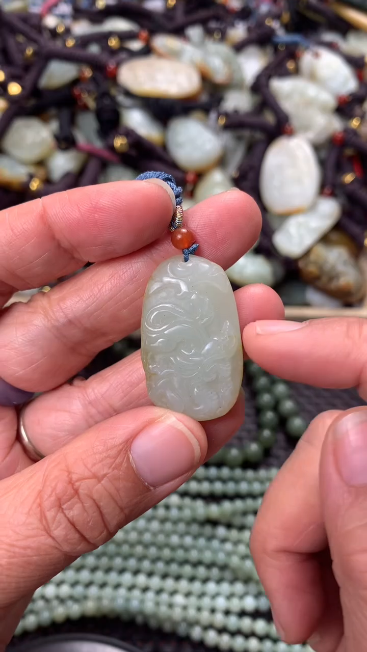 【闪购商品】和田玉颈饰未镶嵌多样性发货没有证书拍一发一有瑕