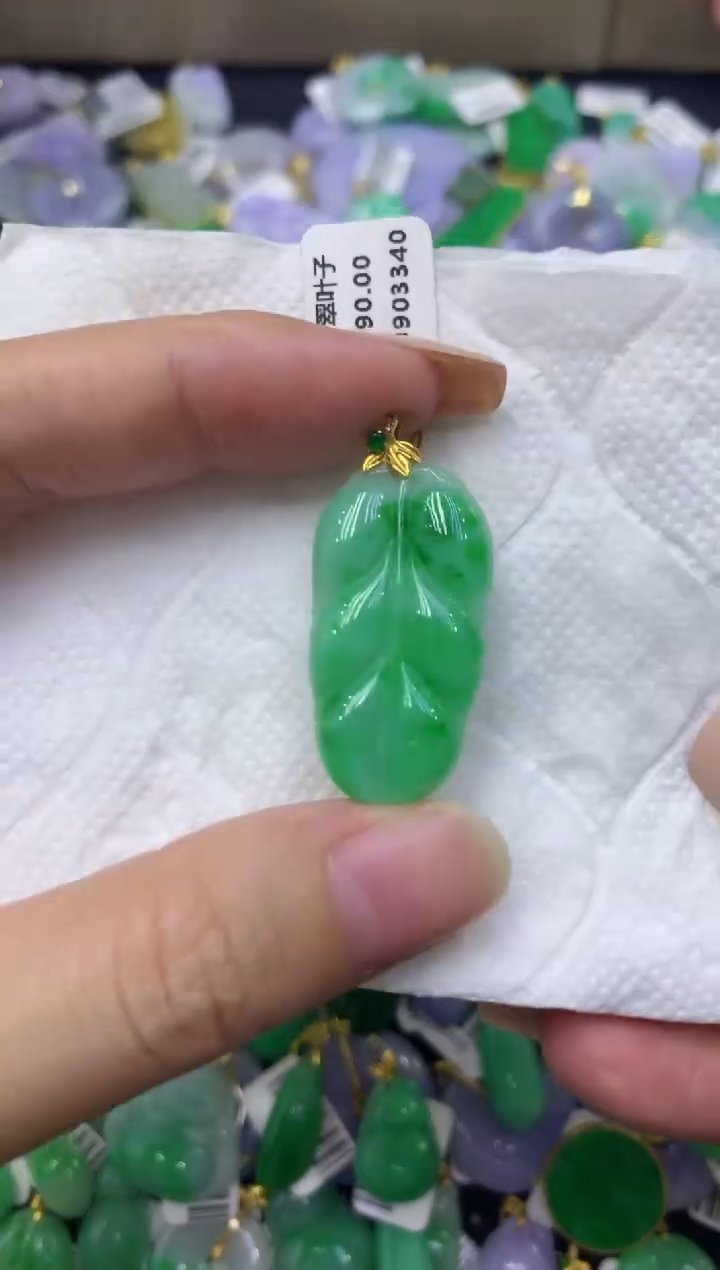颈饰18K金镶嵌翡翠天然缅甸翡翠A货