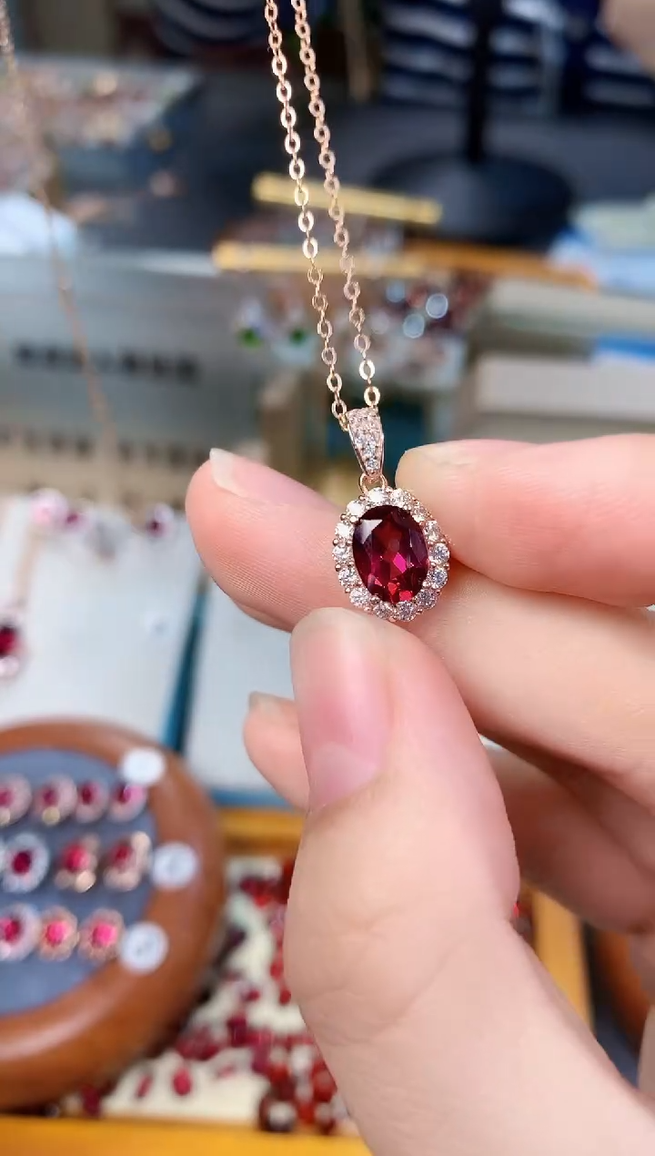 【闪购商品】石榴石吊坠银S925镶嵌天然镁铝