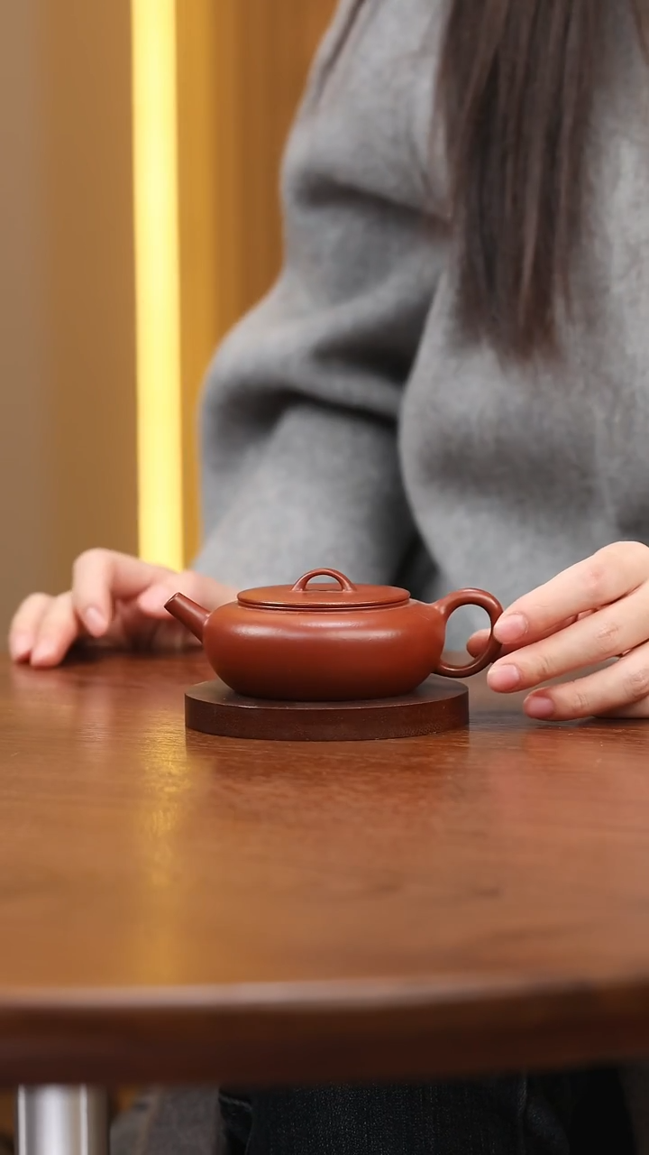 茶壶紫砂朱泥大红袍过桥扁圆壶170cc