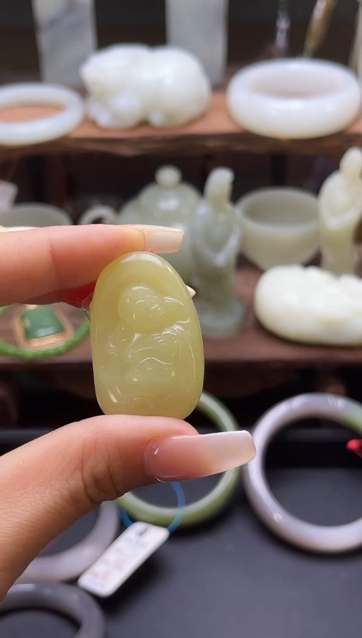 【闪购商品】和田玉吊坠未镶嵌若羌糖黄玉逍遥佛821741