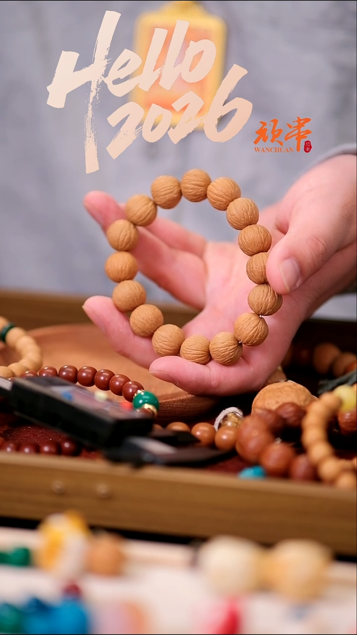 吊坠猴头核桃凤羽