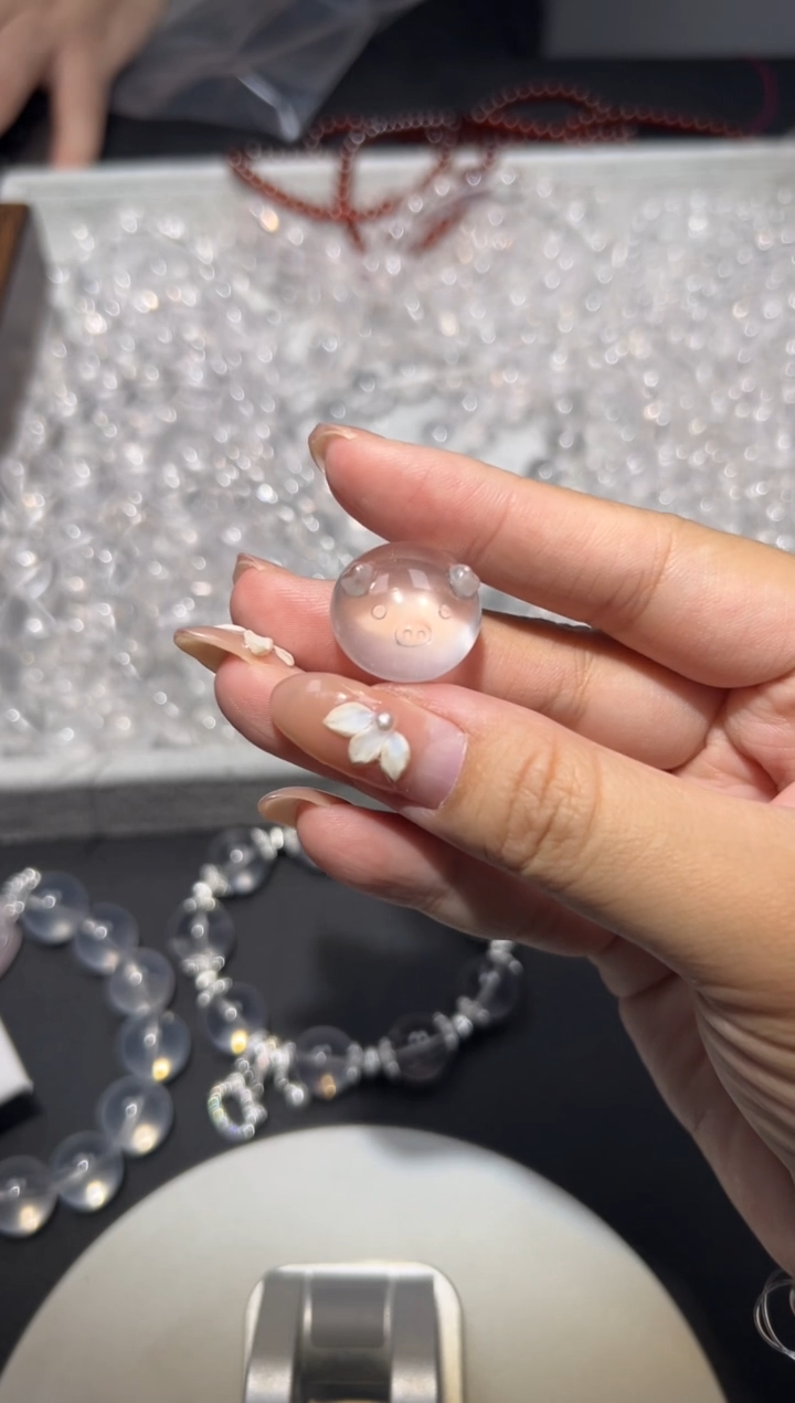 未镶嵌手链水晶蓝沙小猪摆件