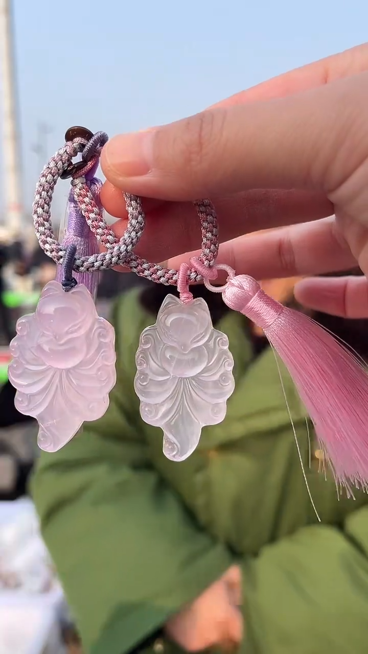 【闪购商品】芙蓉石挂链未镶嵌天然包挂多样性发一