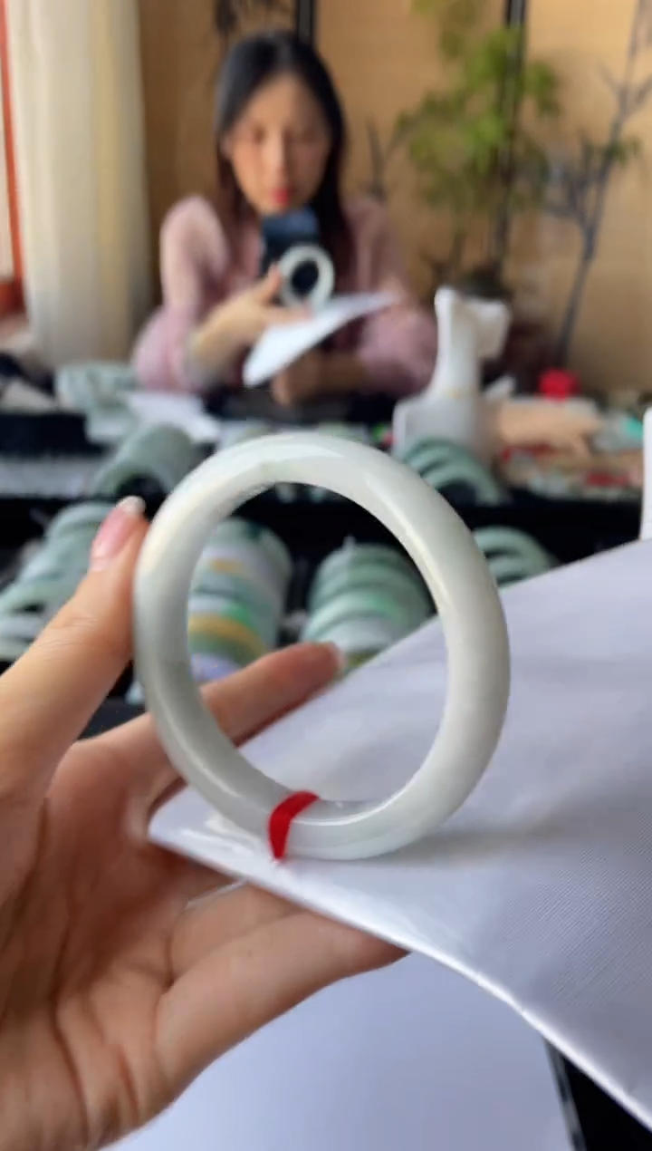 【闪购商品】翡翠手镯未镶嵌L圈口54+编号1