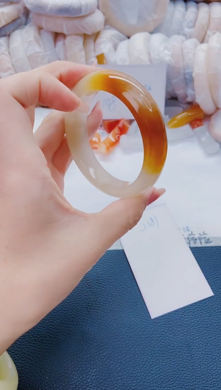 石英质玉手镯未镶嵌J181-57-58