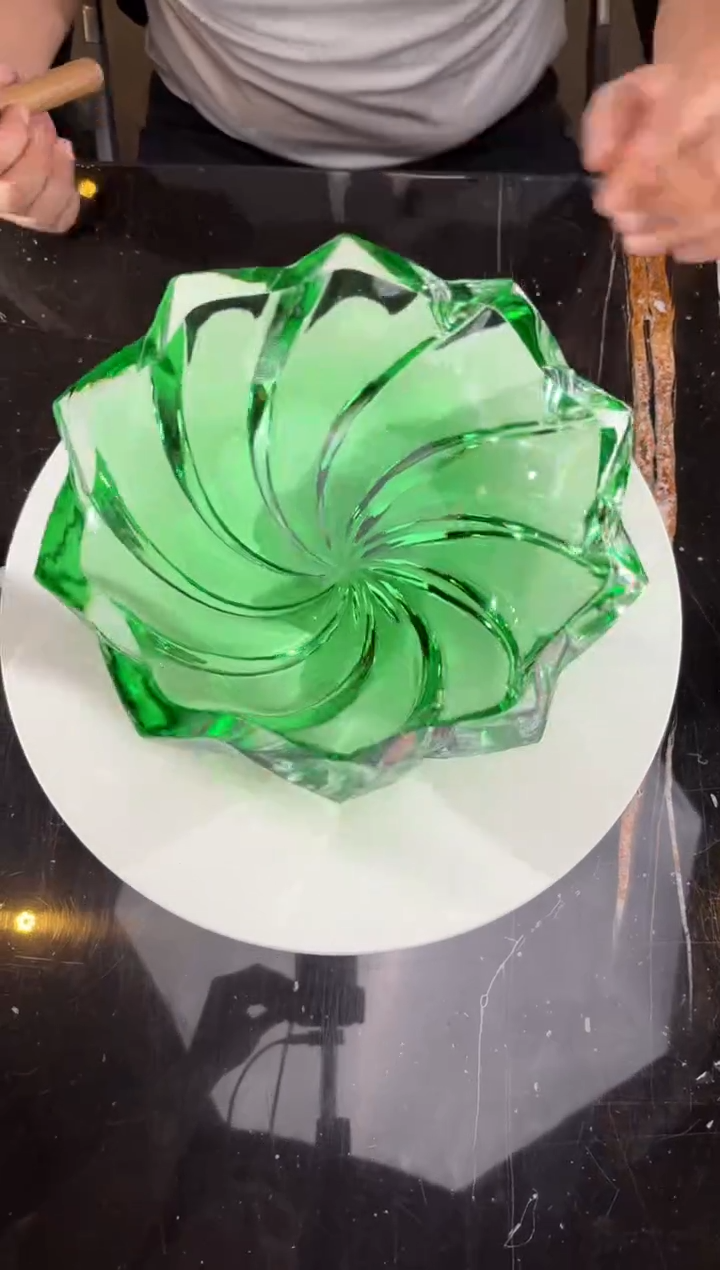 摆件CS0101016翠绿翠影回旋琉璃果盘