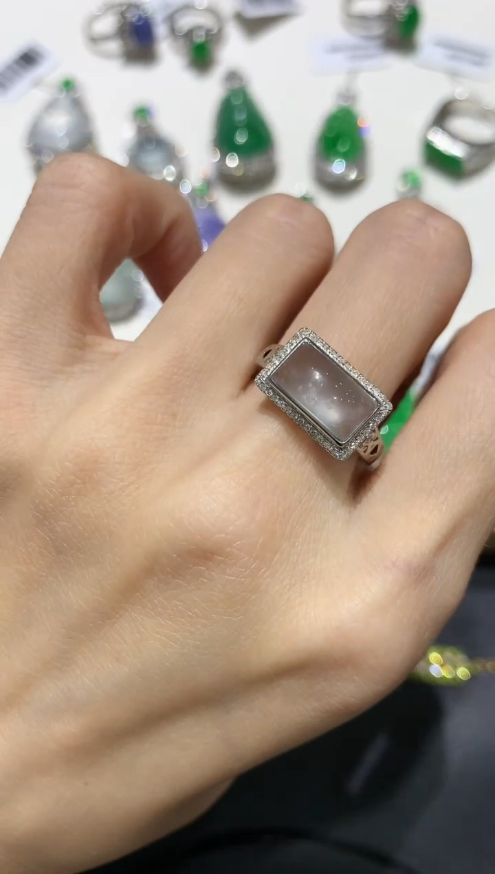 【闪购商品】翡翠吊坠(不含链)18K金镶嵌团购5