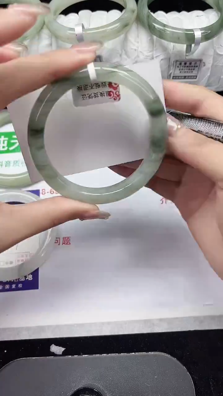 未镶嵌手镯石英质玉128-59/60