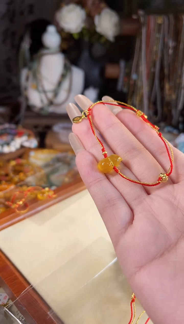 【闪购商品】蜜蜡手绳未镶嵌多样性发货其一