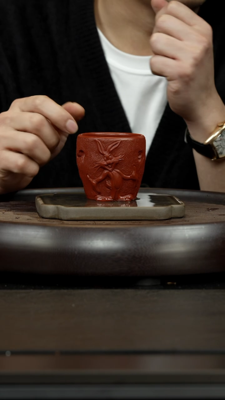 【闪购商品】紫砂茶杯朱泥 压手杯兔八哥