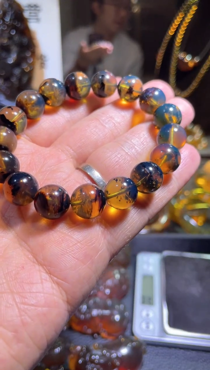 【闪购商品】琥珀裸石未镶嵌药珀溶洞 一线天 卡12