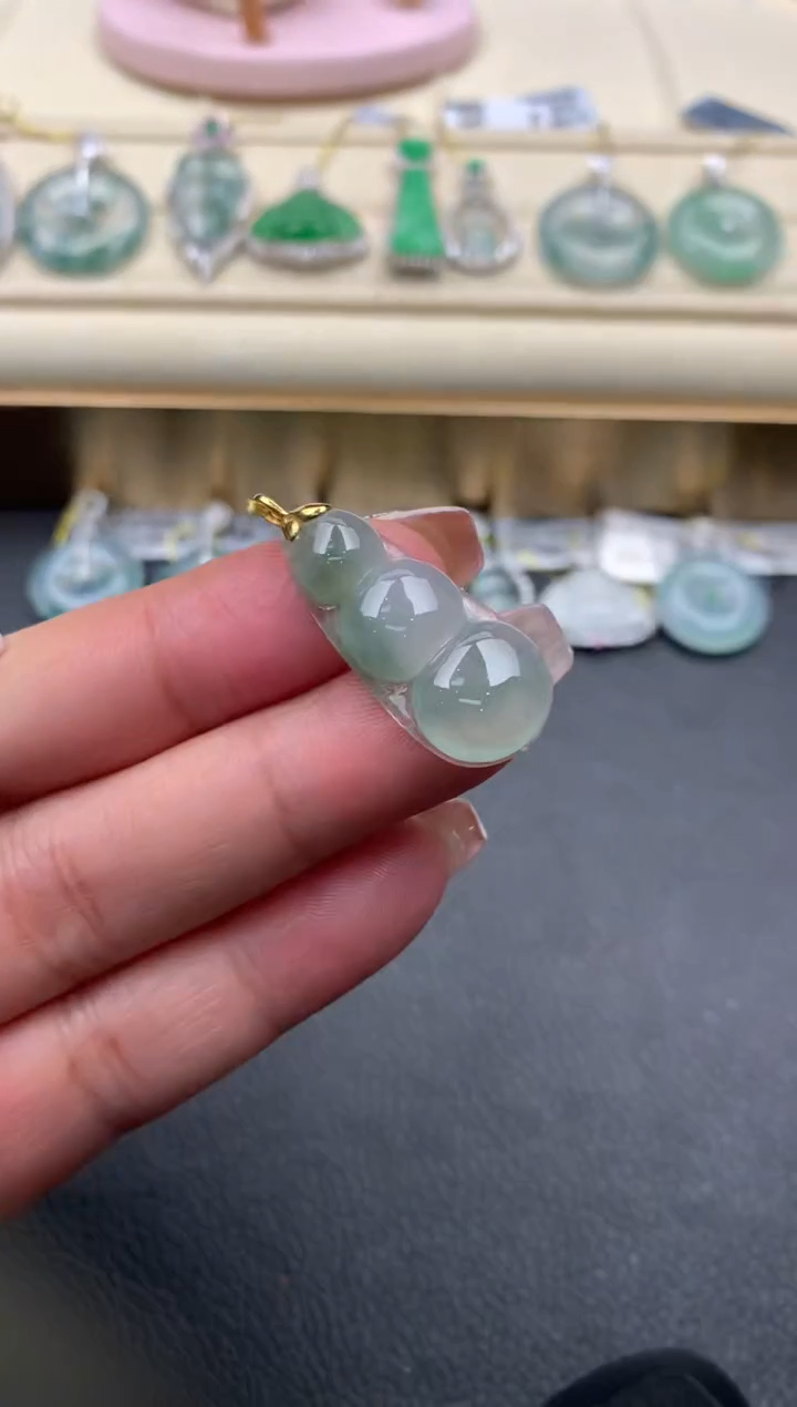 【闪购商品】翡翠颈饰18K金镶嵌D689........