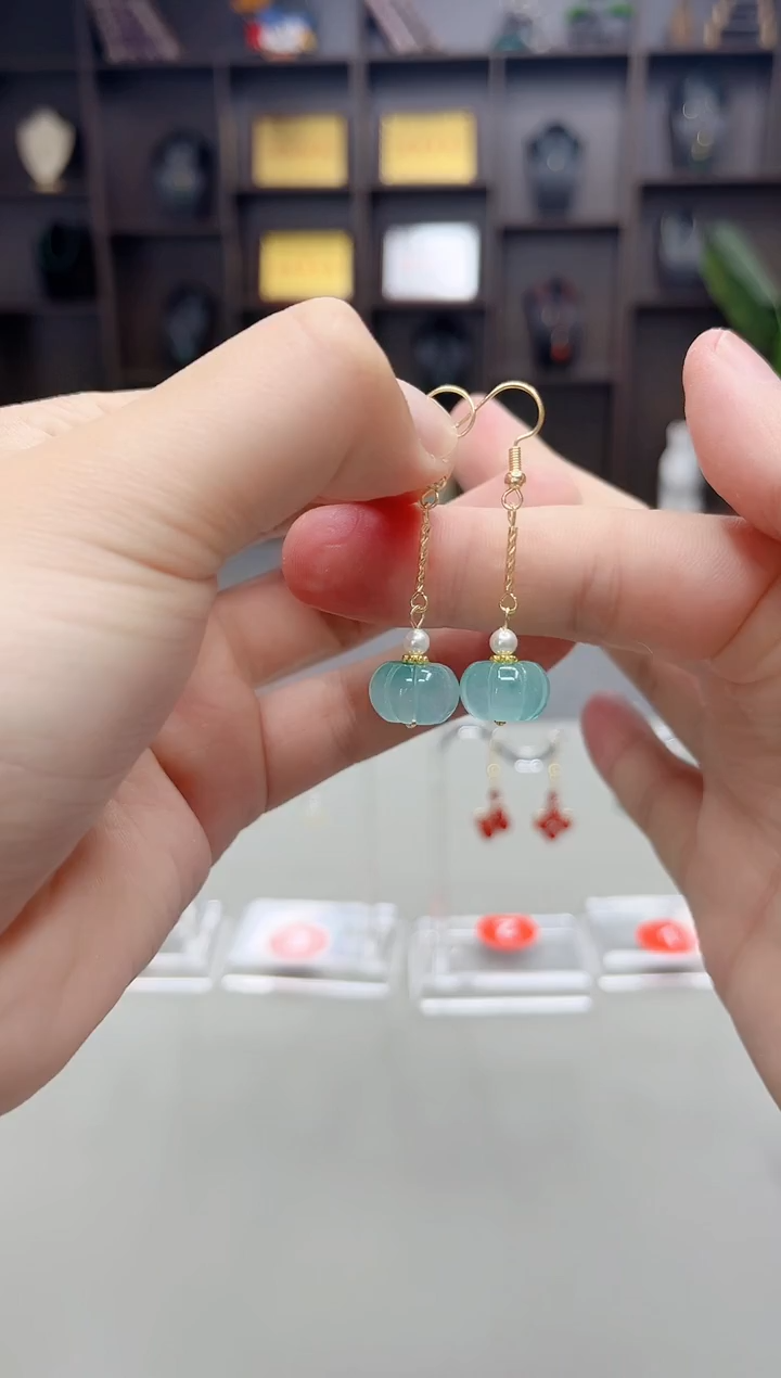 未镶嵌石英质玉（天山翠）耳饰226000