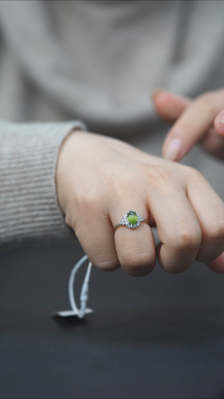 未镶嵌戒指和田玉一线猫眼碧玉 HC30170