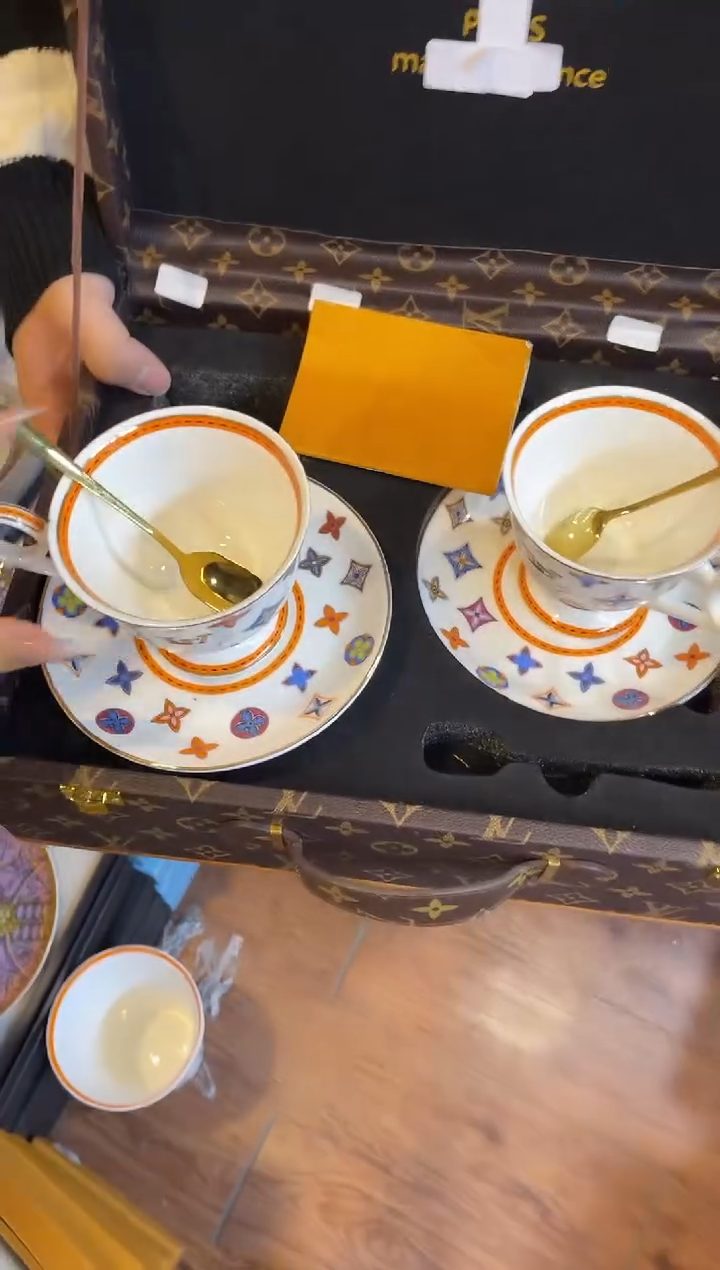 杯鸿辉家品牌瓷器，京东包邮！