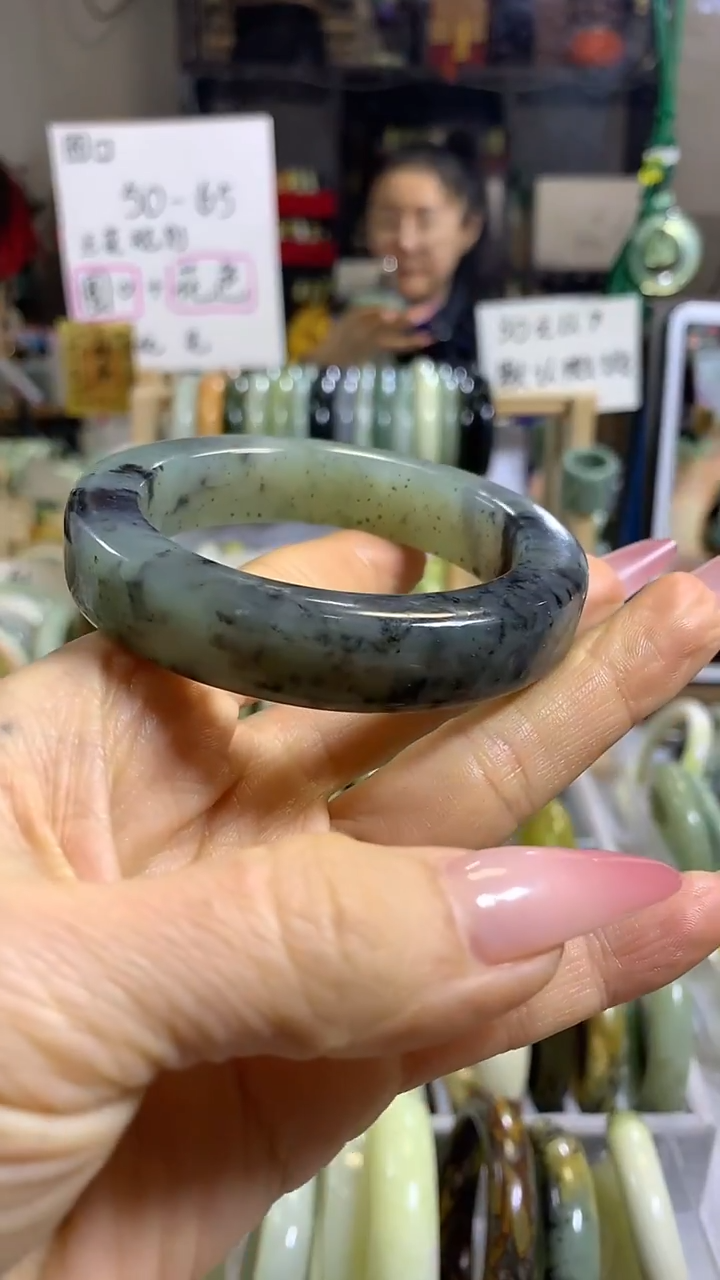 未镶嵌岫玉手镯47 53+ 包容